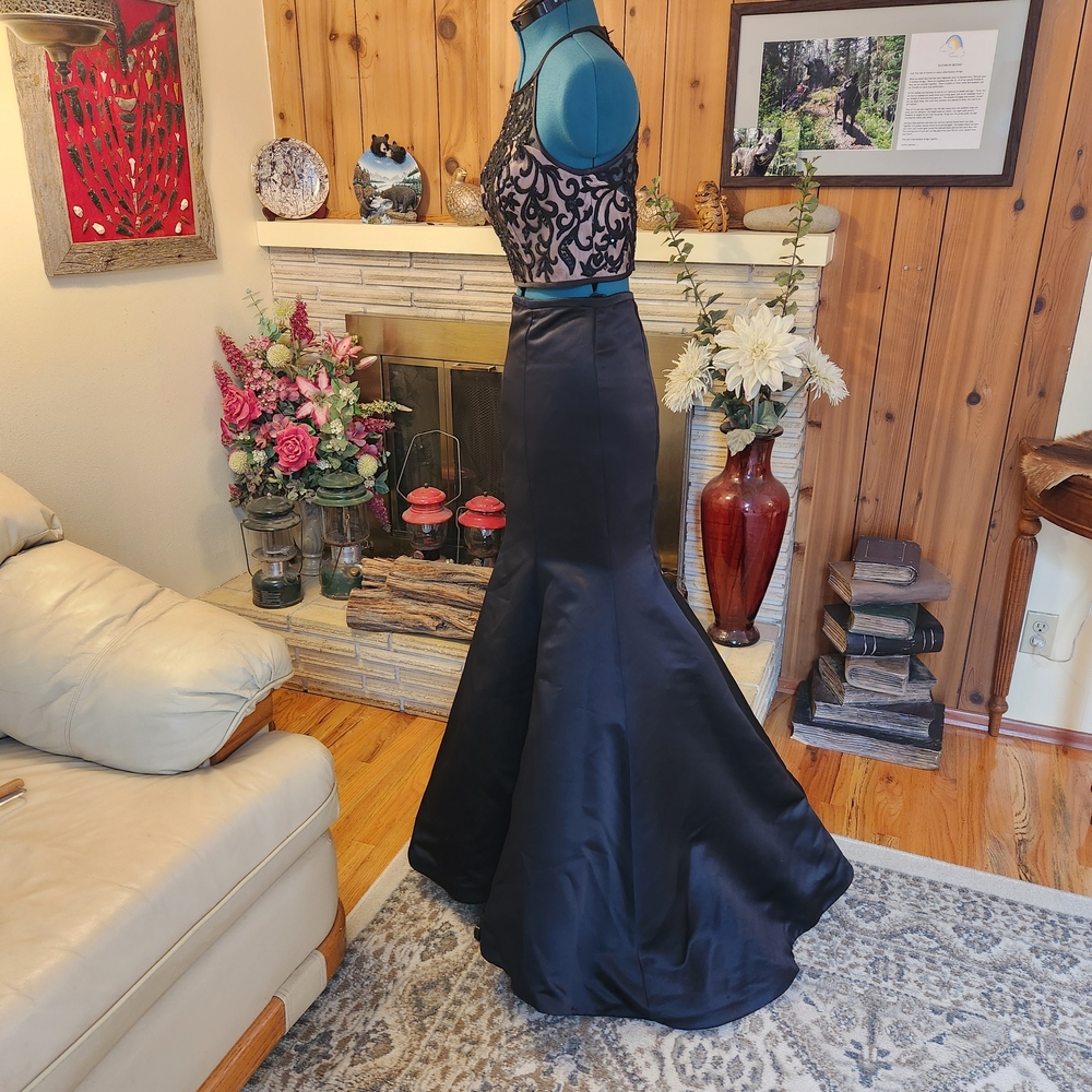 STUNNING Morilee Paparazzi Two-Piece Mermaid Gown – Navy – Size 4 - Picture 12 of 16